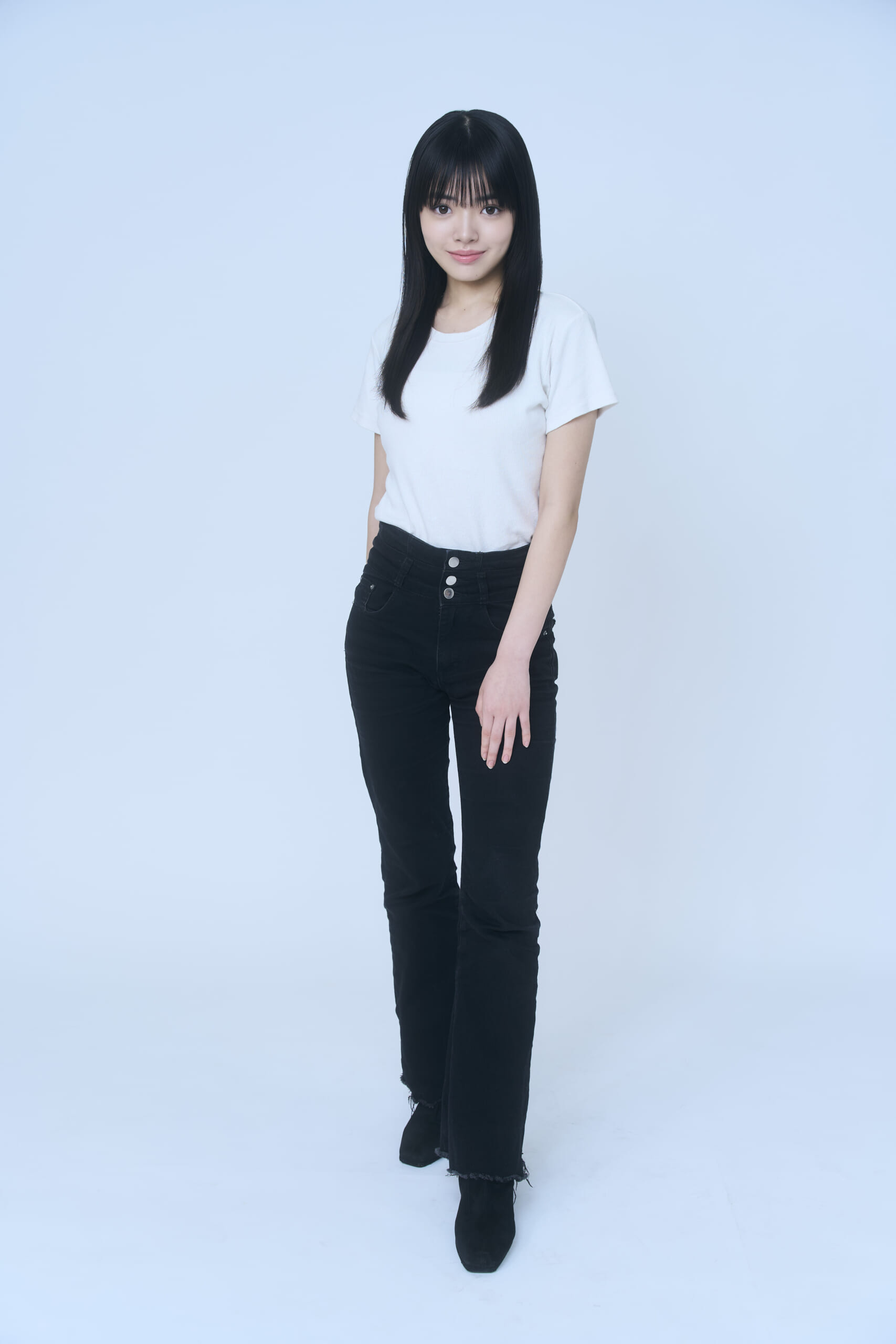 七峯 莉名