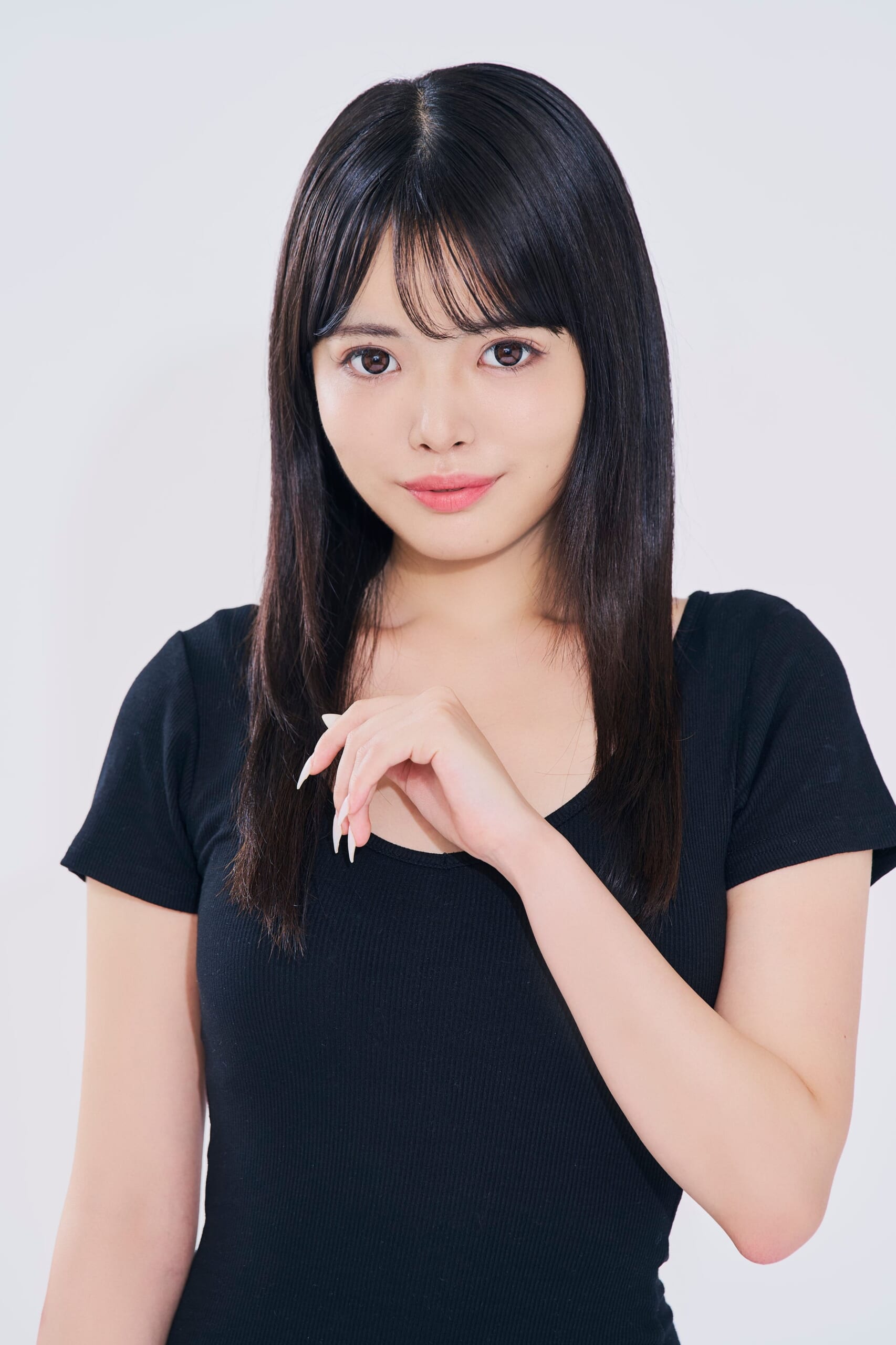 七峯 莉名