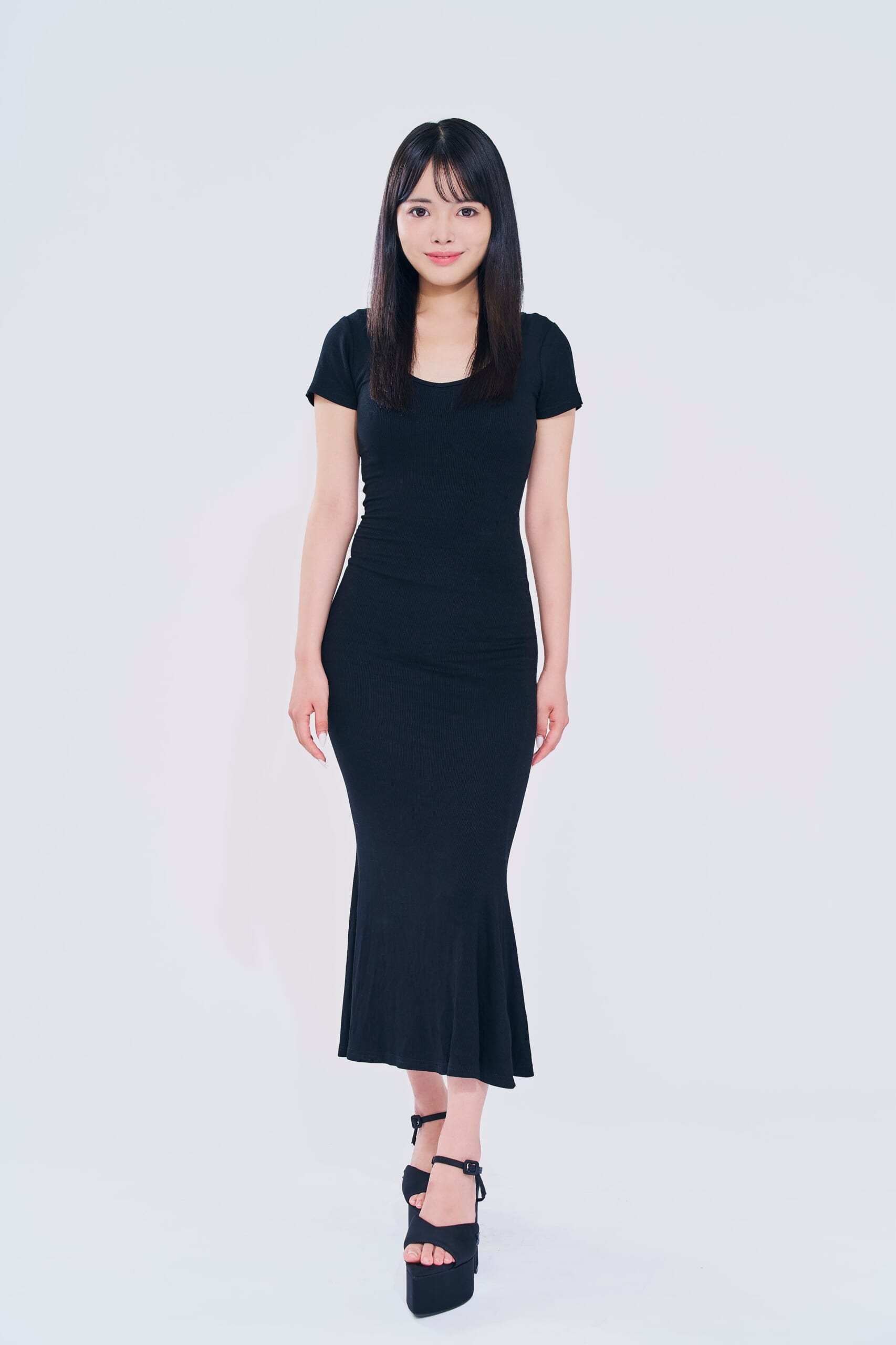 七峯 莉名